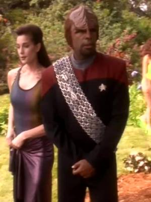 Jadzia Dax Makes Herself At Home On The Pleasure Planet Risa On DS9